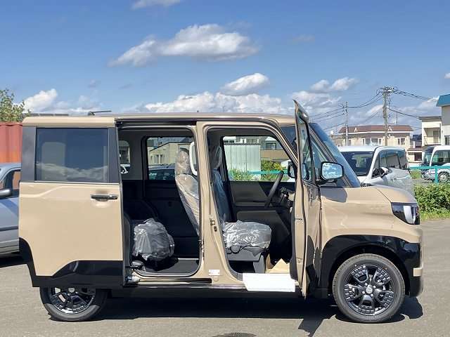 三菱 デリカ　ミニ ６６０ Ｇ プレミアム ４ＷＤ R8年 () 99