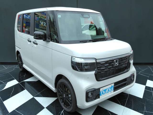 ホンダ Ｎ　ＢＯＸ カスタム ６６０ ターボ ブラック スタイル ４ＷＤ R8年 () 99