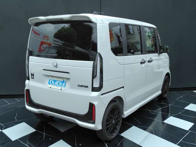 ホンダ Ｎ　ＢＯＸ カスタム ６６０ ターボ ブラック スタイル ４ＷＤ R8年 () 99