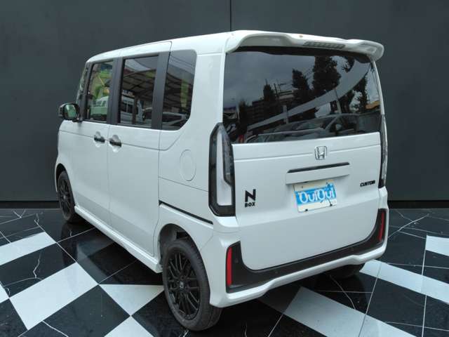 ホンダ Ｎ　ＢＯＸ カスタム ６６０ ターボ ブラック スタイル ４ＷＤ R8年 () 99