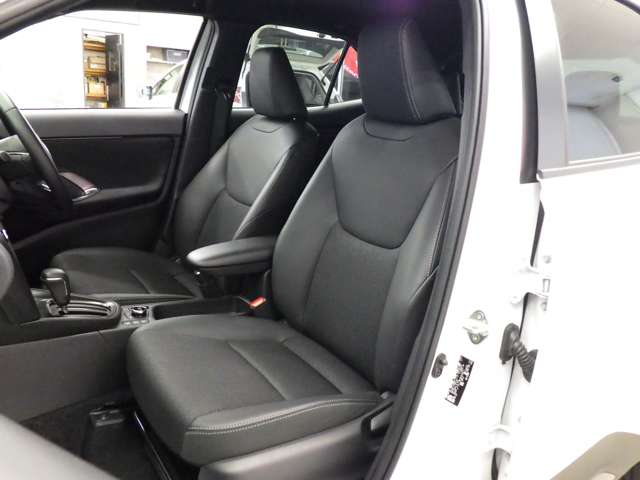 トヨタ ヤリスクロス　ハイブリッド １．５ ハイブリッド Ｚ Ｅ－ＦＯＵＲ ４ＷＤ R7年 () 99