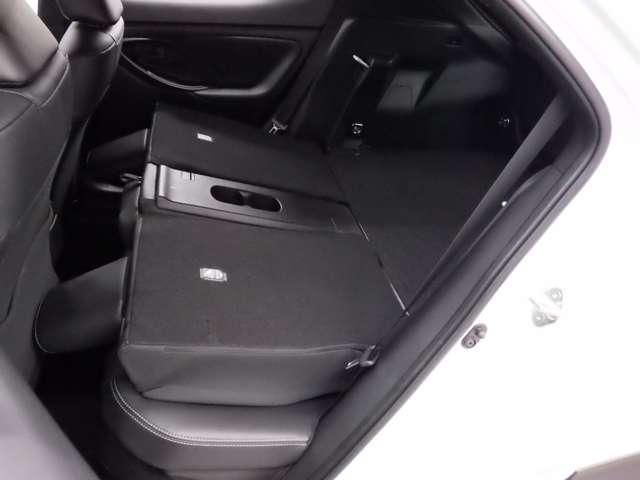 トヨタ ヤリスクロス　ハイブリッド １．５ ハイブリッド Ｚ Ｅ－ＦＯＵＲ ４ＷＤ R7年 () 99