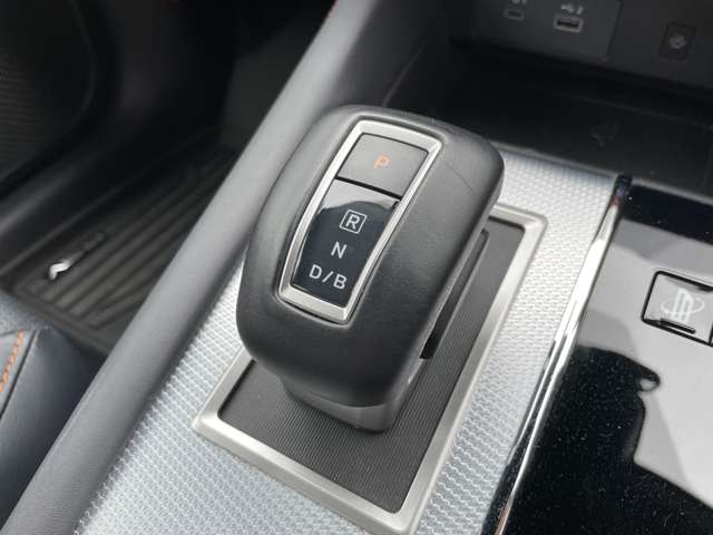 三菱 アウトランダーＰＨＥＶ ＰＨＥＶ ２．４ Ｐ ４ＷＤ R5年 () 99