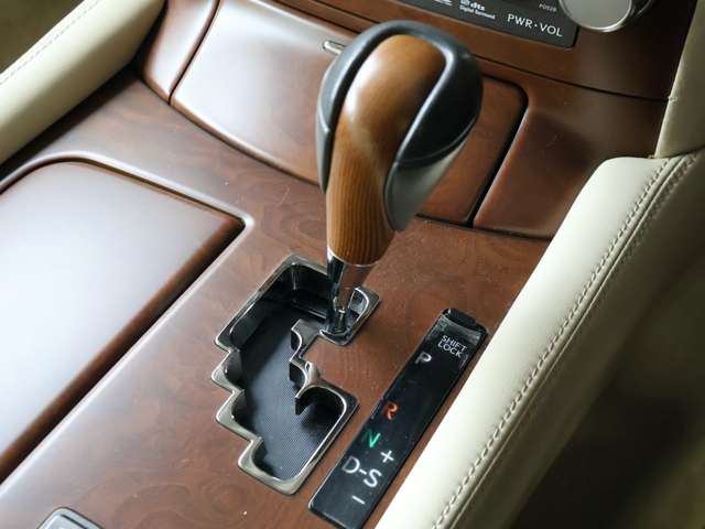 レクサス ＬＳ４６０ バージョンＣ　Ｉパッケージ H22年 (関東) 99