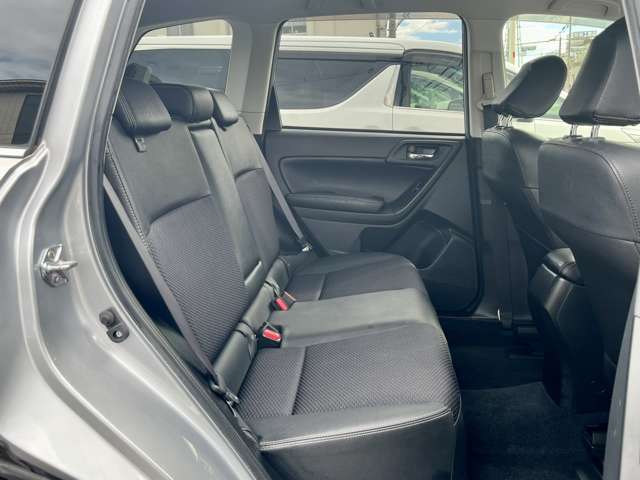 スバル フォレスター ２．０ＸＴ アイサイト ４ＷＤ H25年 () 99
