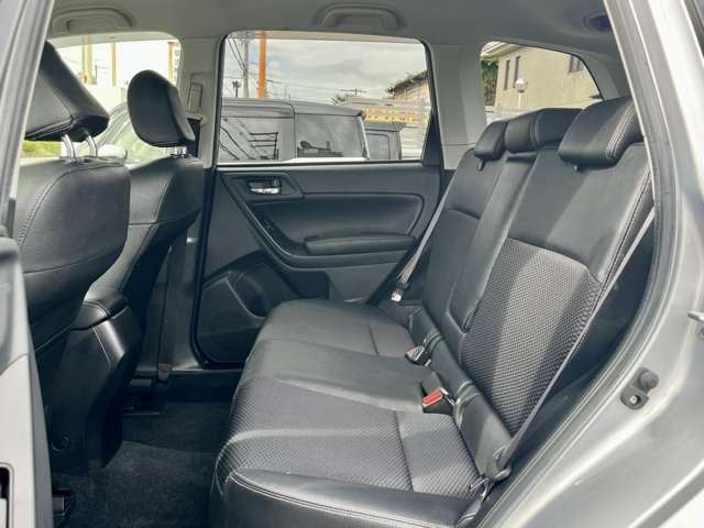スバル フォレスター ２．０ＸＴ アイサイト ４ＷＤ H25年 () 99