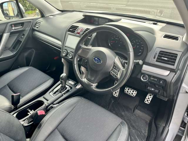 スバル フォレスター ２．０ＸＴ アイサイト ４ＷＤ H25年 () 99