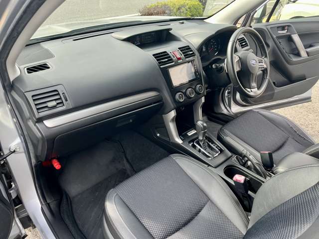 スバル フォレスター ２．０ＸＴ アイサイト ４ＷＤ H25年 () 99