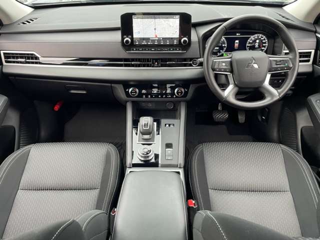 三菱 アウトランダーＰＨＥＶ ＰＨＥＶ ２．４ Ｍ ４ＷＤ R5年 () 99