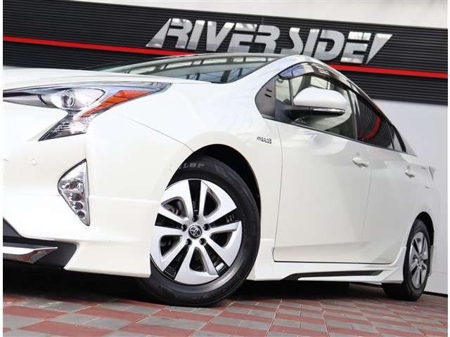 トヨタ プリウス １．８ Ｓ セーフティ プラス H29年 (関東) 99
