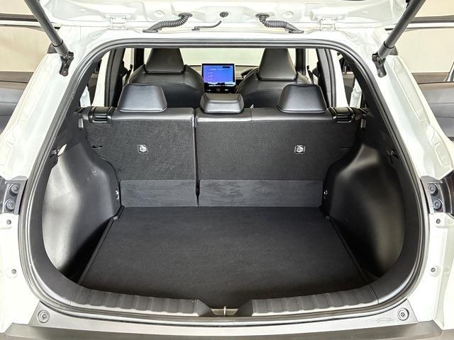 トヨタ カローラクロス　ハイブリッド １．８ ハイブリッド Ｚ Ｅ－ＦＯＵＲ ４ＷＤ R6年 (中国) 99