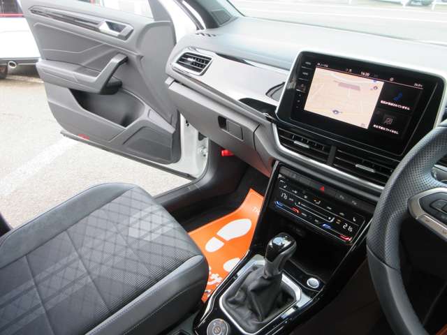 フォルクスワーゲン Ｔ－ＲＯＣ ＴＤＩ ４モーション Ｒライン ディーゼルターボ ４ＷＤ R7年 (近畿) 99
