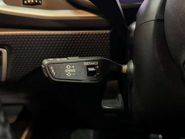 アウディ Ａ１　スポーツバック ２５ ＴＦＳＩ アドバンスト R2年 (関東) 99