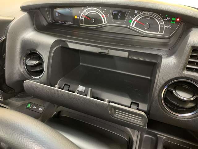 ホンダ Ｎ　ＢＯＸ カスタム ６６０ Ｌ R3年 (近畿) 99