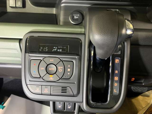 スズキ スペーシア ６６０ ギア ハイブリッド ＸＺ R7年 (近畿) 99