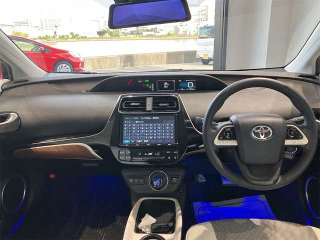 トヨタ プリウス １．８ Ｓ ツーリングセレクション H29年 (近畿) 99