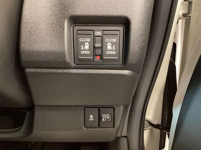 ホンダ Ｎ　ＢＯＸ カスタム ６６０ ターボ コーディネートスタイル ２トーン R8年 () 99
