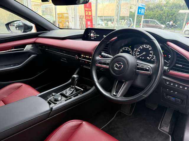 マツダ ＭＡＺＤＡ３　ファストバック ２．０ ２０Ｓ バーガンディ セレクション R4年 (関東) 99