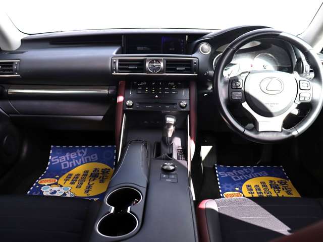 レクサス ＩＳ２００ｔ ２００Ｔ H29年 () 99