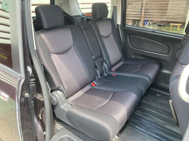 日産 セレナ ２．０ ハイウェイスター H23年 (東海) 99
