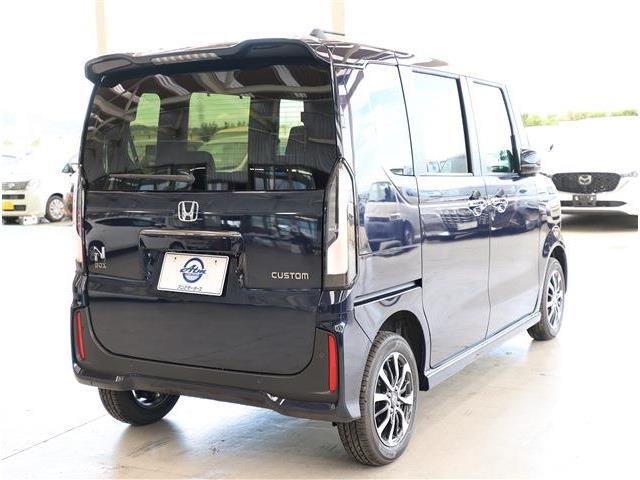 ホンダ Ｎ　ＢＯＸ カスタム ６６０ コーディネートスタイル モノトーン ４ＷＤ R8年 () 99