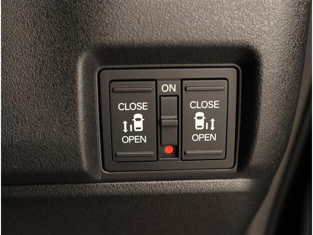 ホンダ Ｎ　ＢＯＸ カスタム ６６０ コーディネートスタイル モノトーン ４ＷＤ R8年 () 99