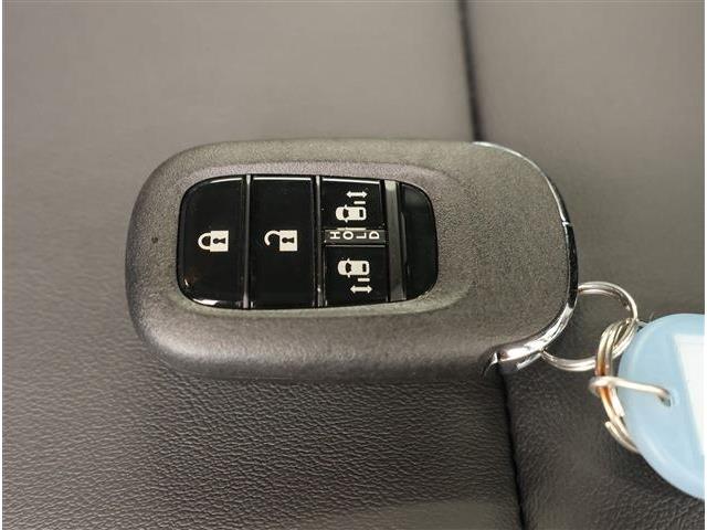 ホンダ Ｎ　ＢＯＸ カスタム ６６０ コーディネートスタイル モノトーン ４ＷＤ R8年 () 99