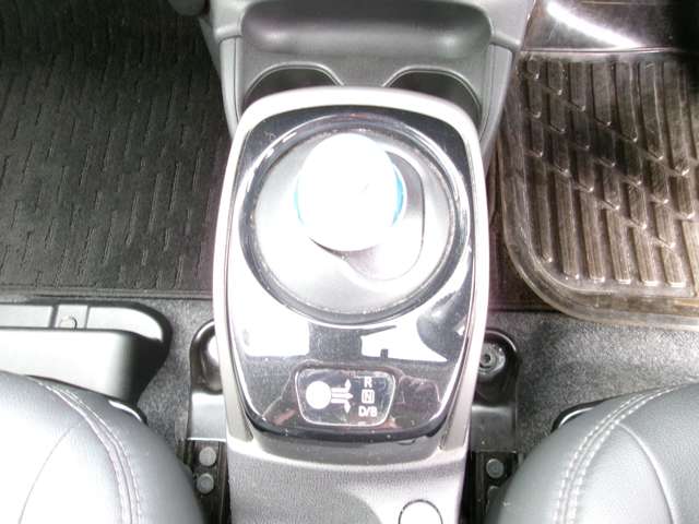 日産 ノート １．２ Ｅ－ＰＯＷＥＲ Ｘ R1年 (近畿) 99