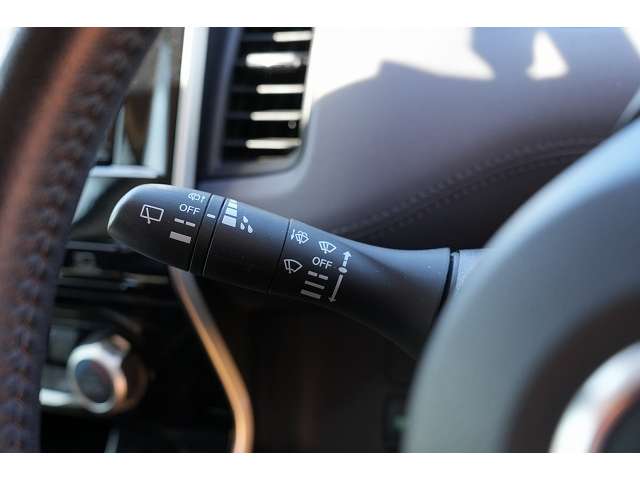 日産 セレナ ２．０ ハイウェイスター Ｖ R1年 (関東) 99