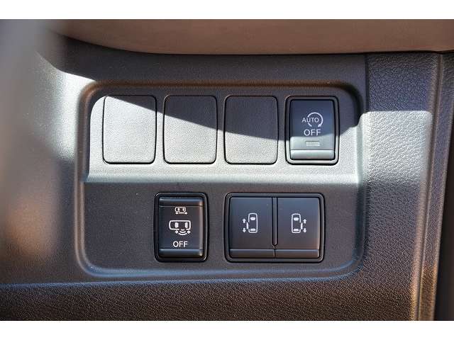 日産 セレナ ２．０ ハイウェイスター Ｖ R1年 (関東) 99