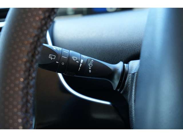 トヨタ プリウス １．８ Ｓ ツーリングセレクション R1年 (関東) 99