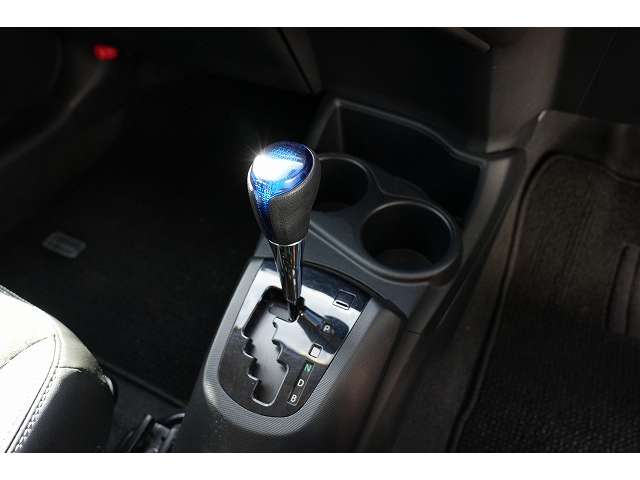 トヨタ アクア １．５ Ｘ－ＵＲＢＡＮ ソリッド H28年 (関東) 99