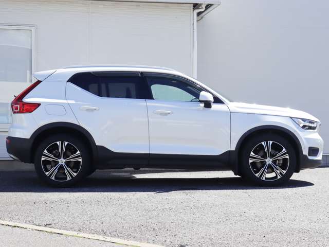 ボルボ ＸＣ４０ Ｂ４ ＡＷＤ インスクリプション ４ＷＤ R3年 () 99