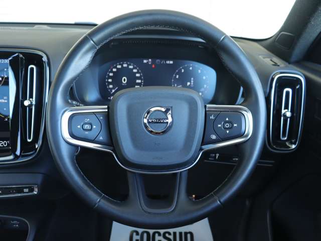 ボルボ ＸＣ４０ Ｂ４ ＡＷＤ インスクリプション ４ＷＤ R3年 () 99