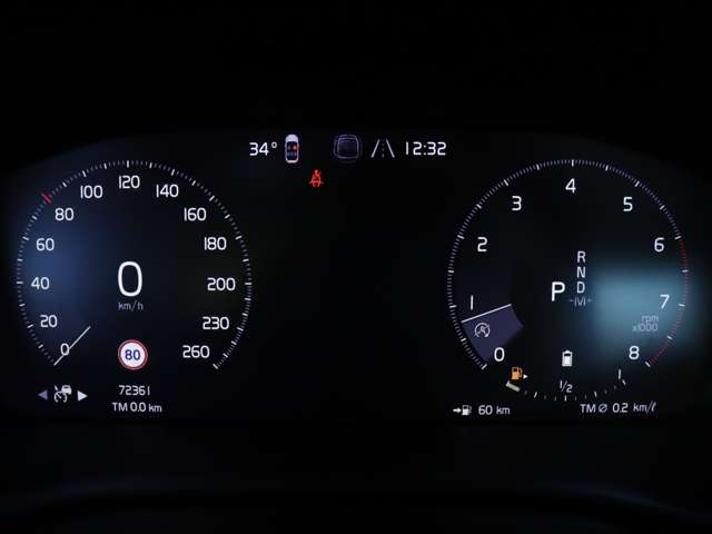 ボルボ ＸＣ４０ Ｂ４ ＡＷＤ インスクリプション ４ＷＤ R3年 () 99