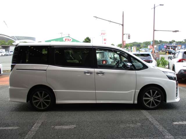 トヨタ ヴォクシー ２．０ ＺＳ 煌ＩＩＩ R3年 () 99