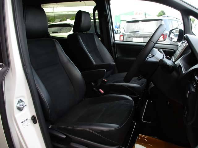 トヨタ ヴォクシー ２．０ ＺＳ 煌ＩＩＩ R3年 () 99