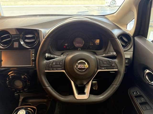 日産 ノート １．２ Ｅ－ＰＯＷＥＲ メダリスト H29年 () 99