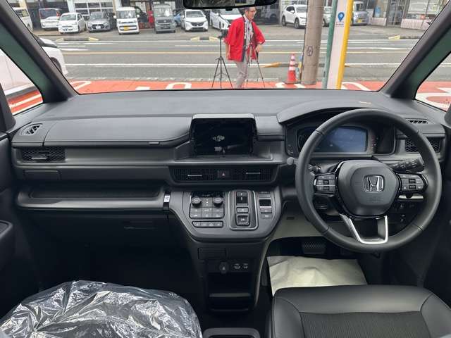 ホンダ ステップワゴン　ハイブリッド ２．０ Ｅ：ＨＥＶ スパーダ R8年 () 99