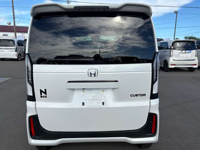 ホンダ Ｎ　ＢＯＸ カスタム ６６０ ブラック スタイル ４ＷＤ R8年 (東海) 99
