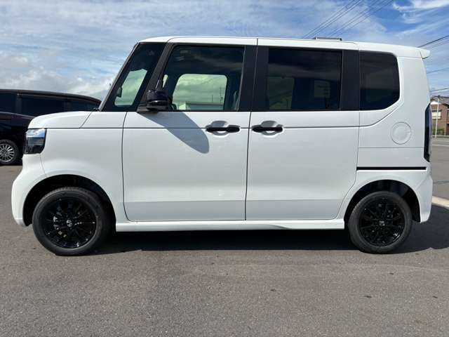 ホンダ Ｎ　ＢＯＸ カスタム ６６０ ブラック スタイル ４ＷＤ R8年 (東海) 99
