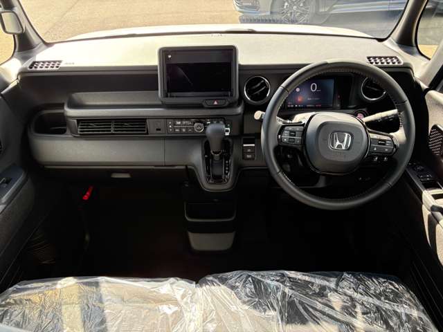ホンダ Ｎ　ＢＯＸ カスタム ６６０ ブラック スタイル ４ＷＤ R8年 (東海) 99
