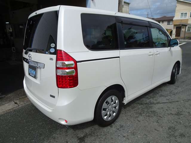 トヨタ ノア ２．０ Ｘ H24年 (東海) 99