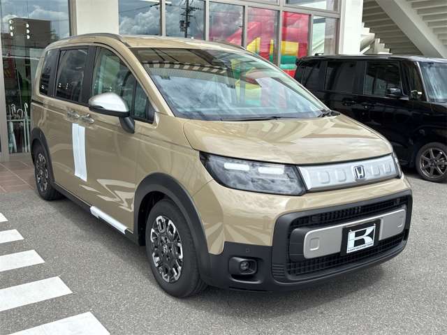 ホンダ フリード　ハイブリッド １．５ Ｅ：ＨＥＶ クロスター R8年 () 99
