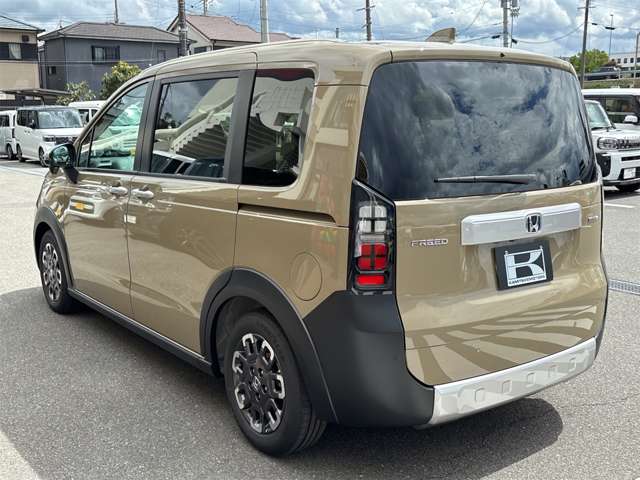 ホンダ フリード　ハイブリッド １．５ Ｅ：ＨＥＶ クロスター R8年 () 99