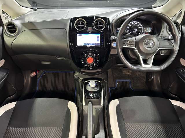 日産 ノート １．２ Ｅ－ＰＯＷＥＲ Ｘ H30年 (近畿) 99