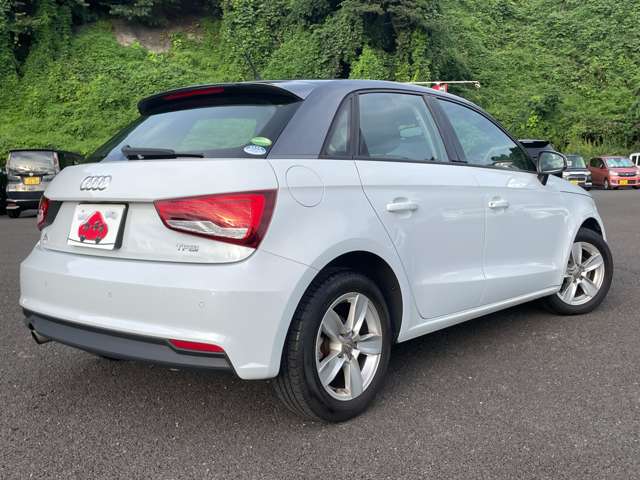 アウディ Ａ１　スポーツバック １．０　ＴＦＳＩ H30年 () 99