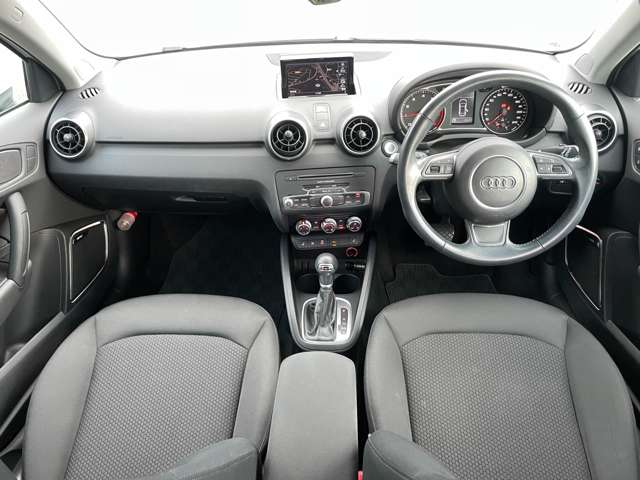 アウディ Ａ１　スポーツバック １．０　ＴＦＳＩ H30年 () 99