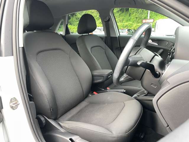 アウディ Ａ１　スポーツバック １．０　ＴＦＳＩ H30年 () 99
