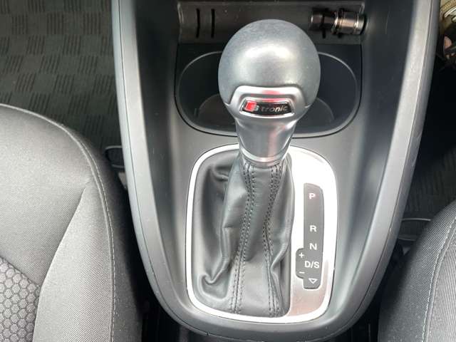 アウディ Ａ１　スポーツバック １．０　ＴＦＳＩ H30年 () 99